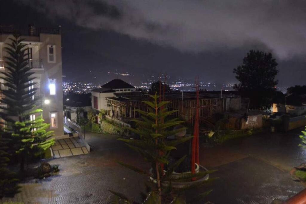 Villa Agro Kusuma Pinus R7 Batu  Exteriér fotografie