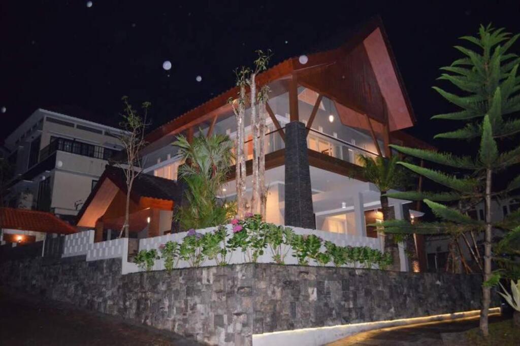 Villa Agro Kusuma Pinus R7 Batu  Exteriér fotografie